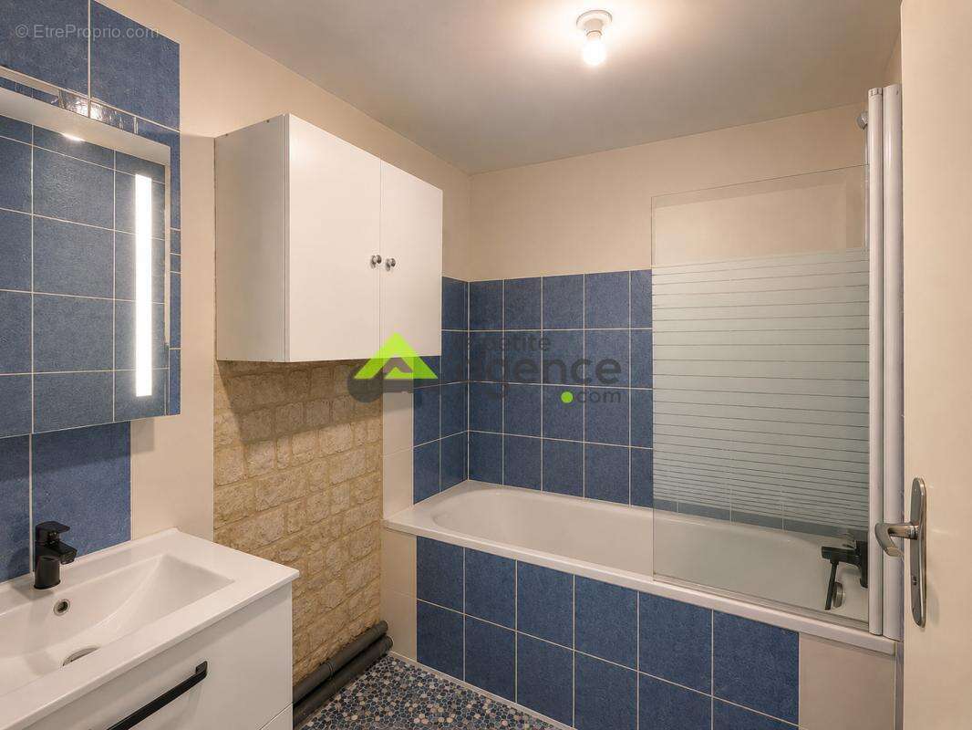 Maison 140 m2 + grange + atelier + garage   Gros potentiel - photo 6