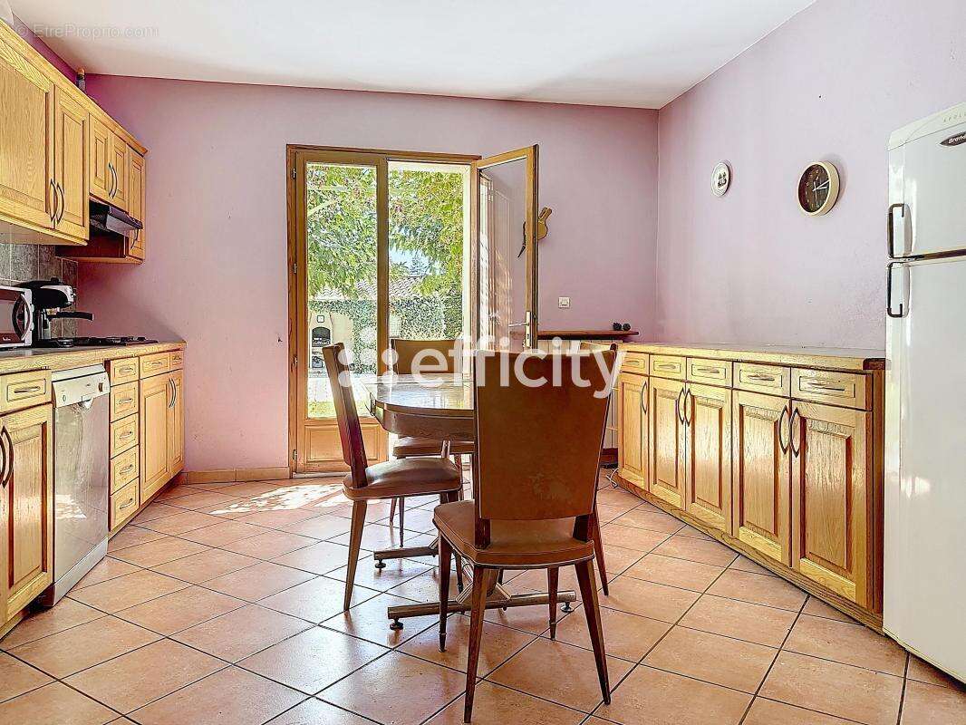 Maison 128 m² à Saint-Remy-De-Provence  - photo 6