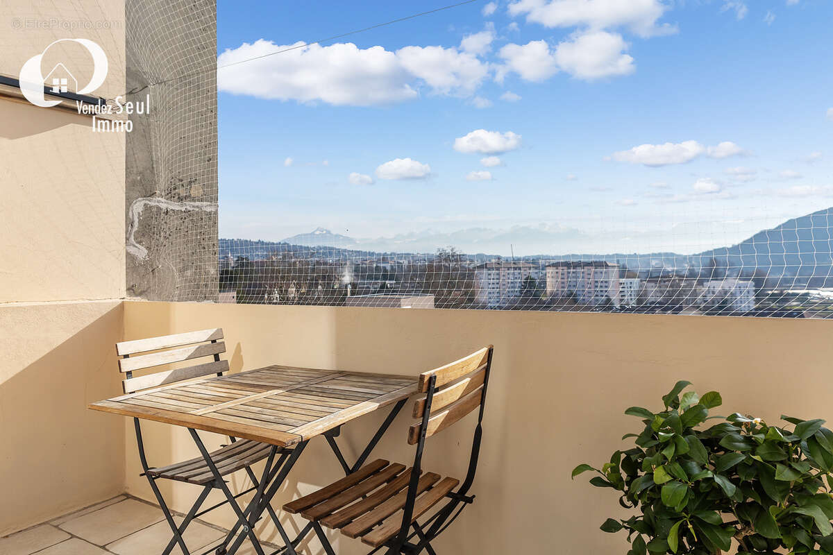 Appartement à AMBILLY