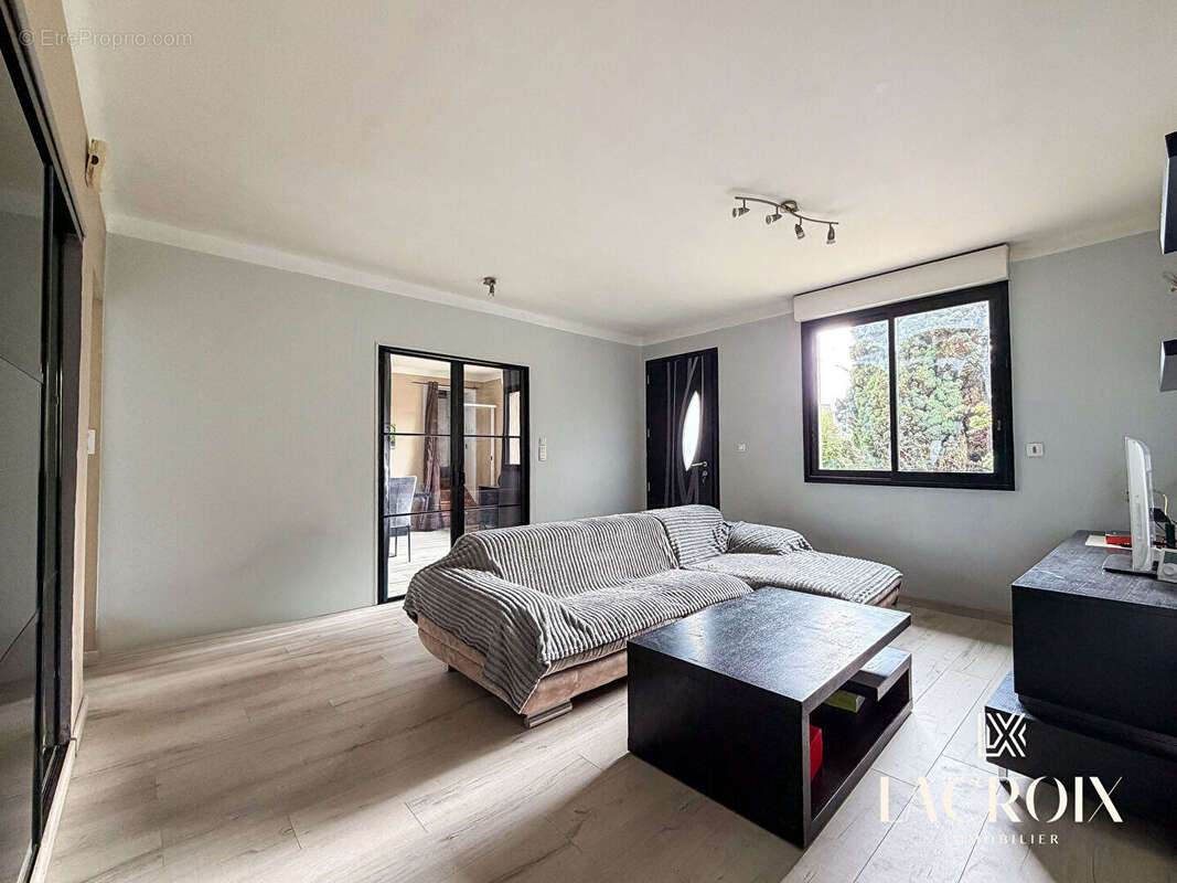 Maison à LA CHAPELLE-DES-FOUGERETZ