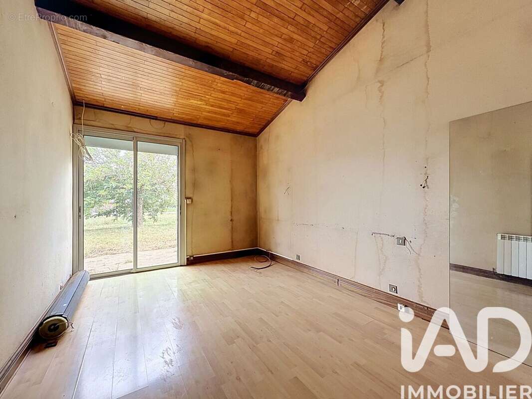 Maison 154 m² à Cazeres  - photo 7