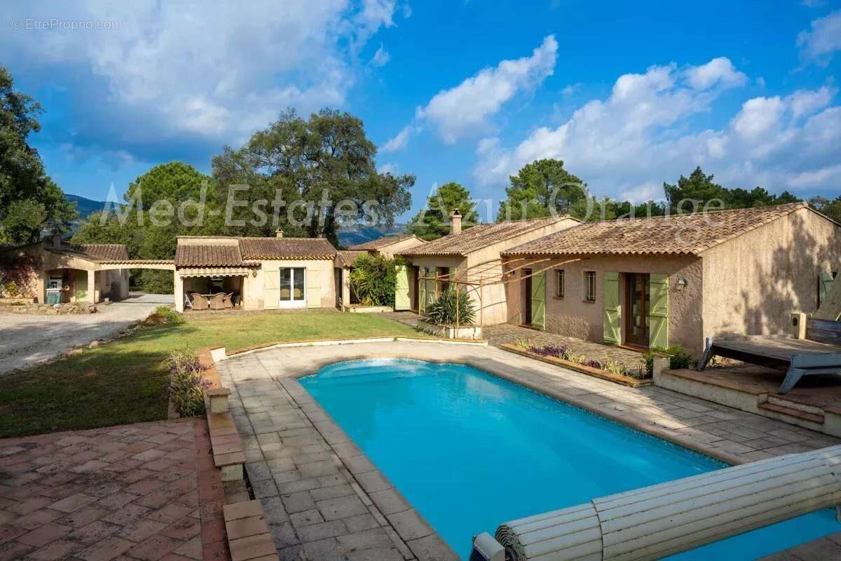 Maison à PLAN-DE-LA-TOUR