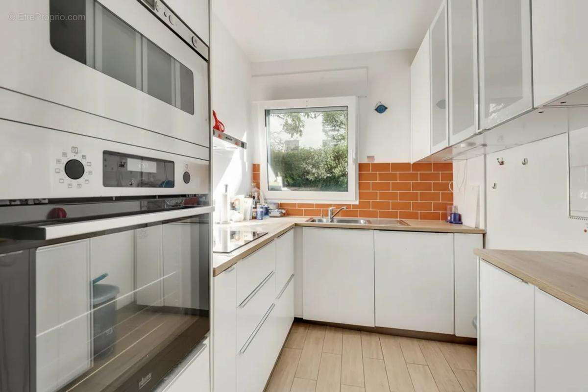 Appartement à CHARENTON-LE-PONT