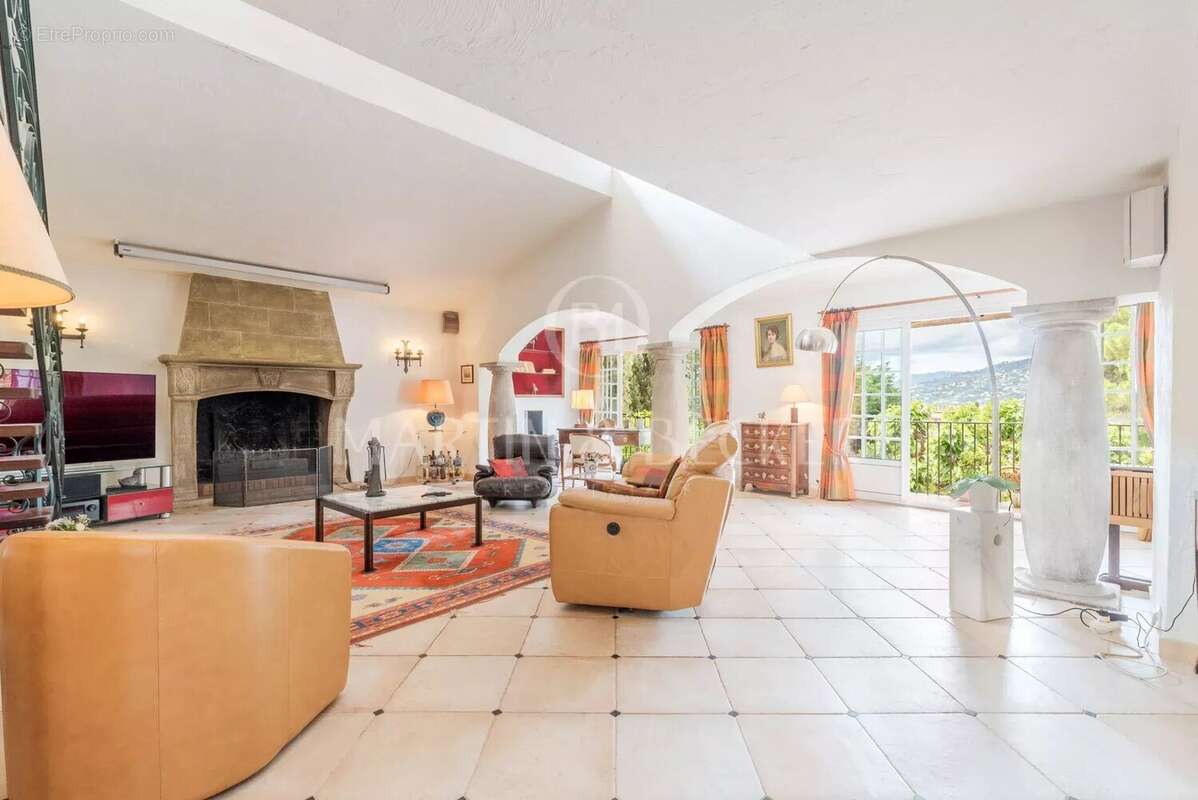 Maison à MOUGINS