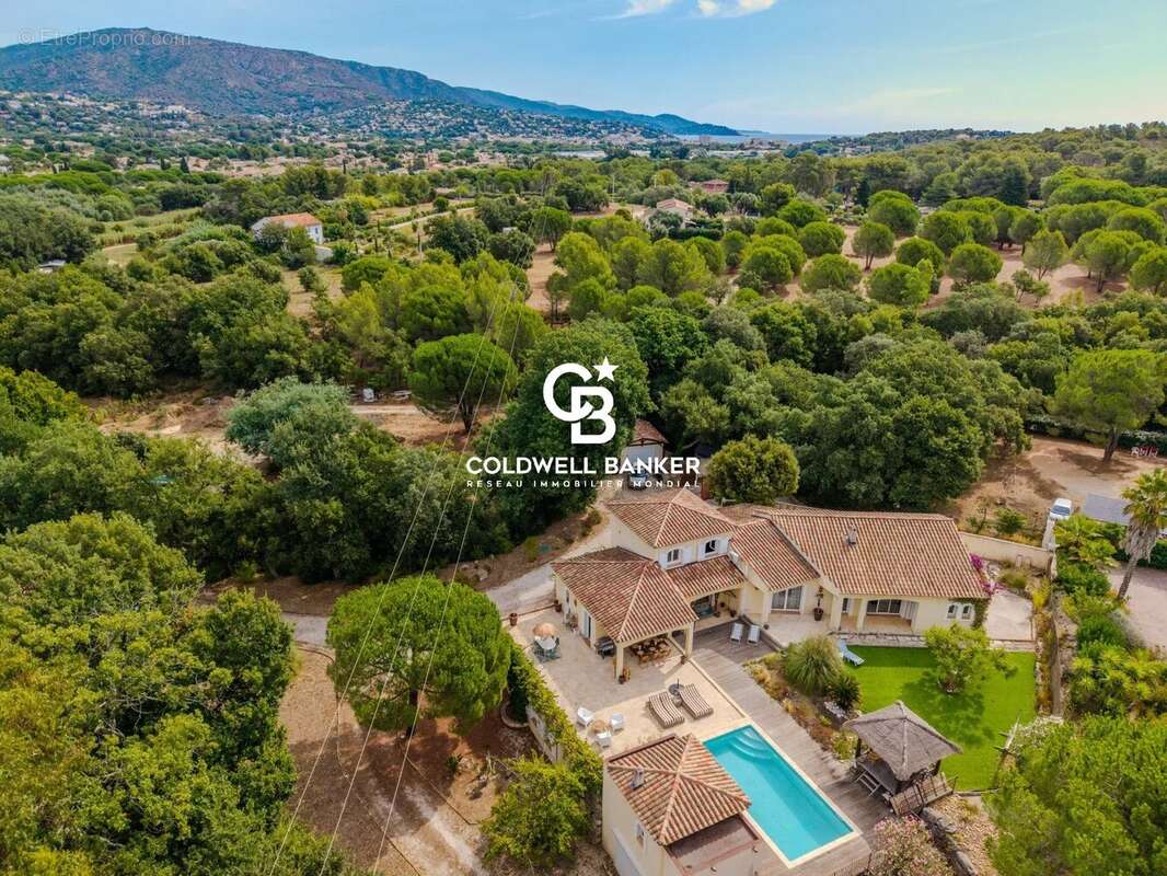 Maison à BORMES-LES-MIMOSAS