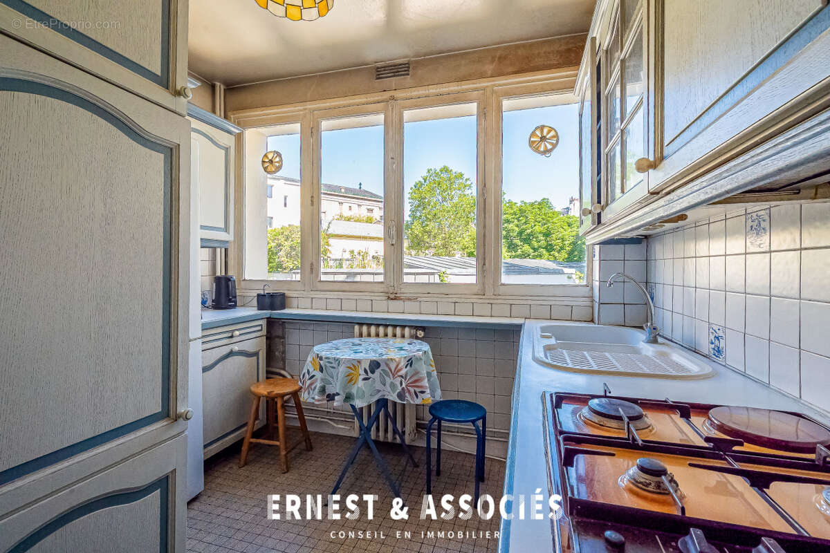 Appartement à PARIS-10E
