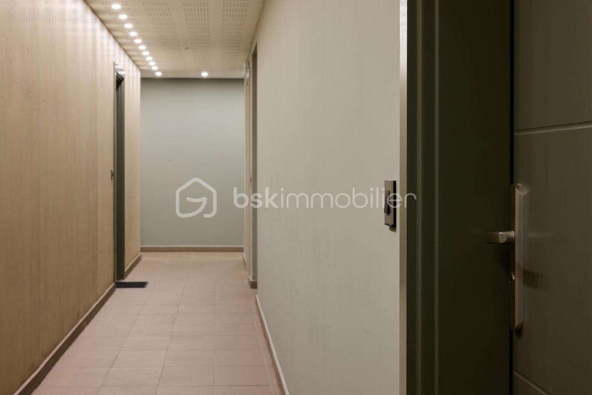 Appartement T3 neuf avec terrasse et vue jardin – Prestations de qualité – Secteur des Pins - photo 14