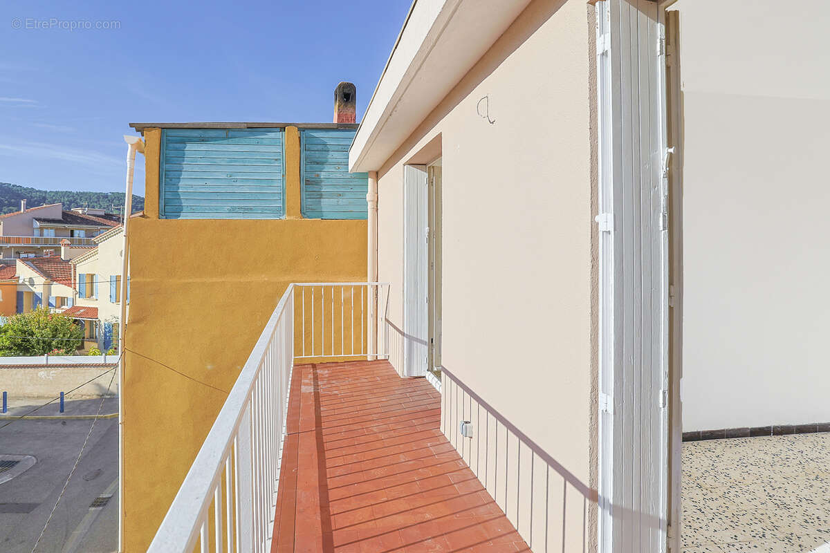 Appartement à SOLLIES-PONT