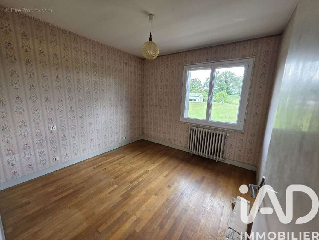 Maison 92 m² à Thiviers  - photo 8