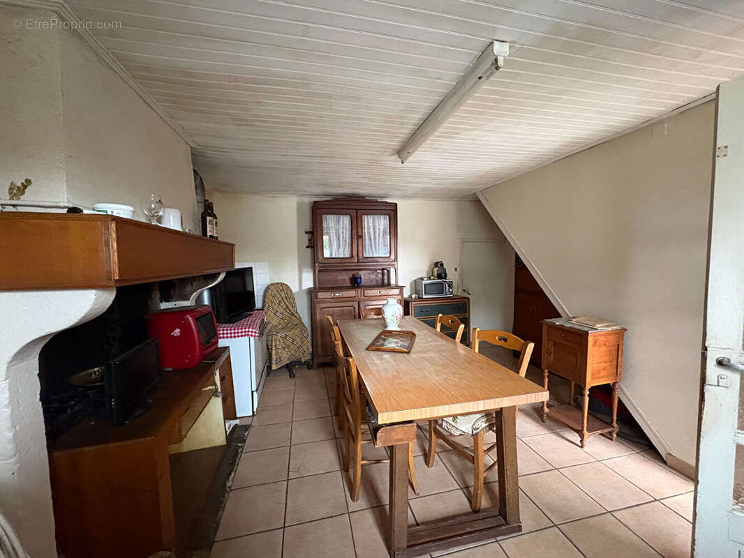 Maison à PEYRAT-LE-CHATEAU