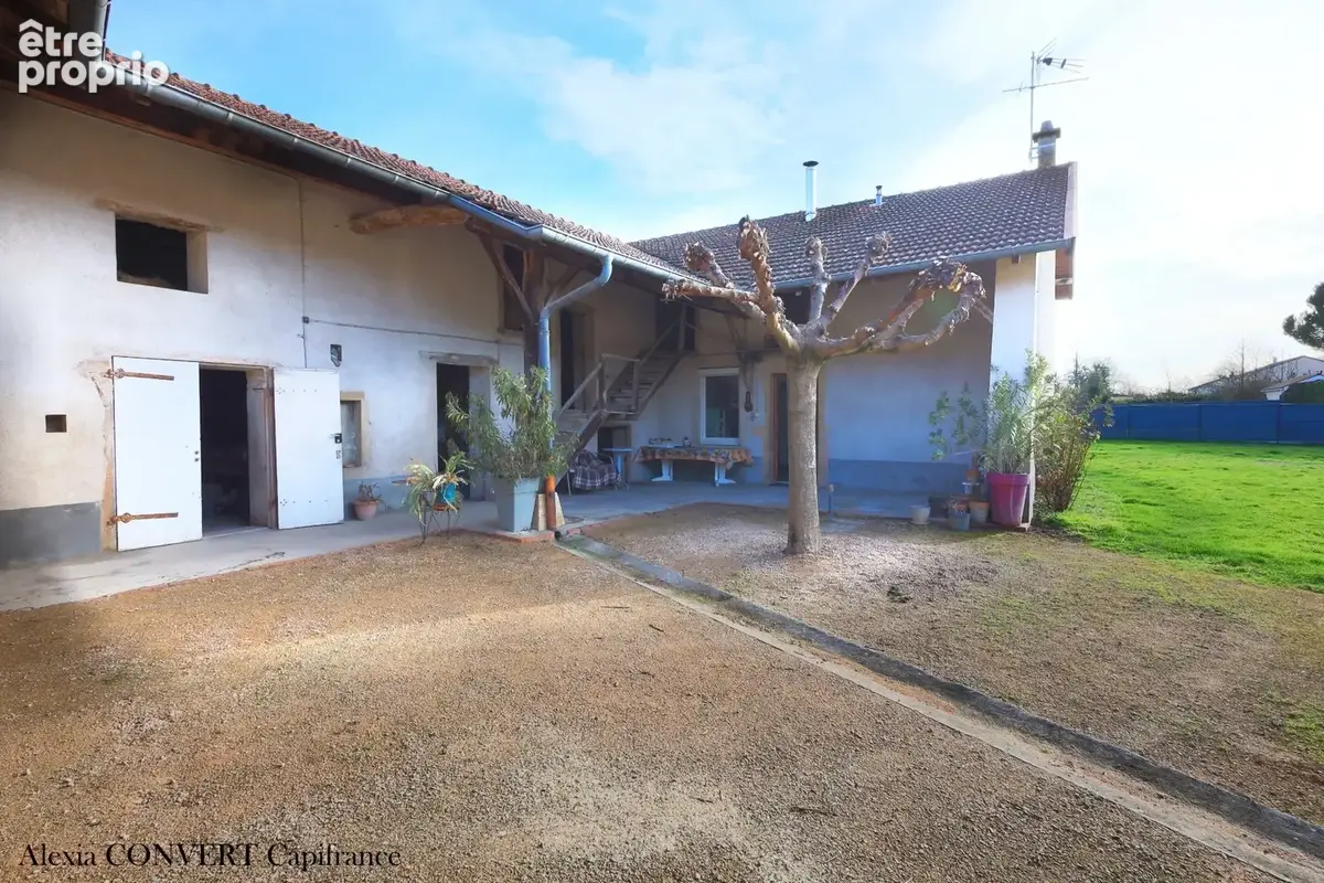 Maison à vendre 4 pièces GRIEGES + Dépendances et terrain 1973m² - photo 3