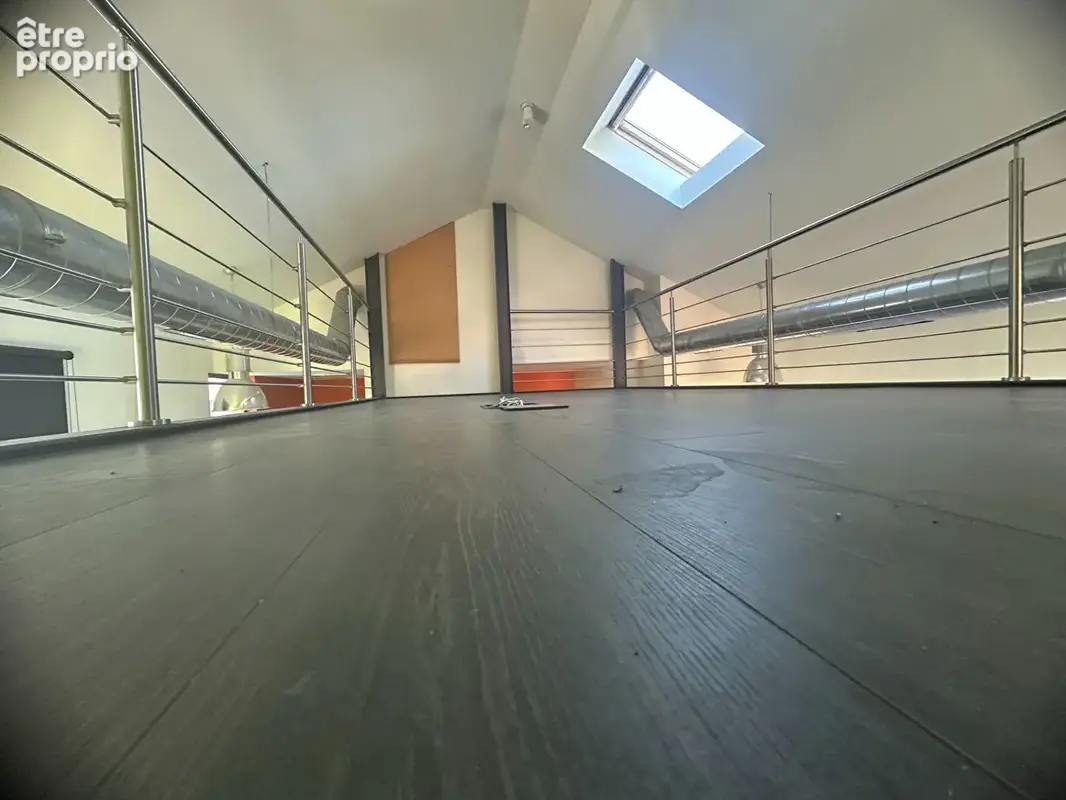 À vendre ! Local professionnel ou commercial de 120 m² avec terrasse, parking et nombreux atouts - photo 10