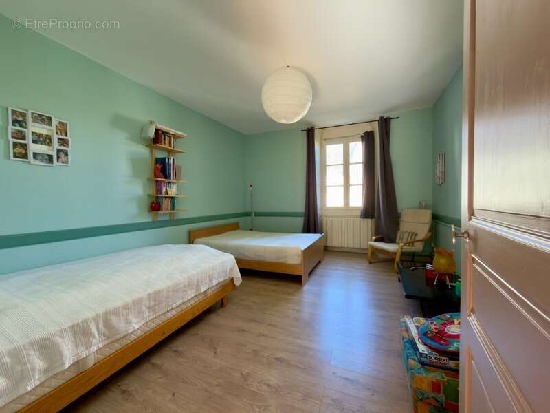 Maison à CHENEHUTTE-TREVES-CUNAULT