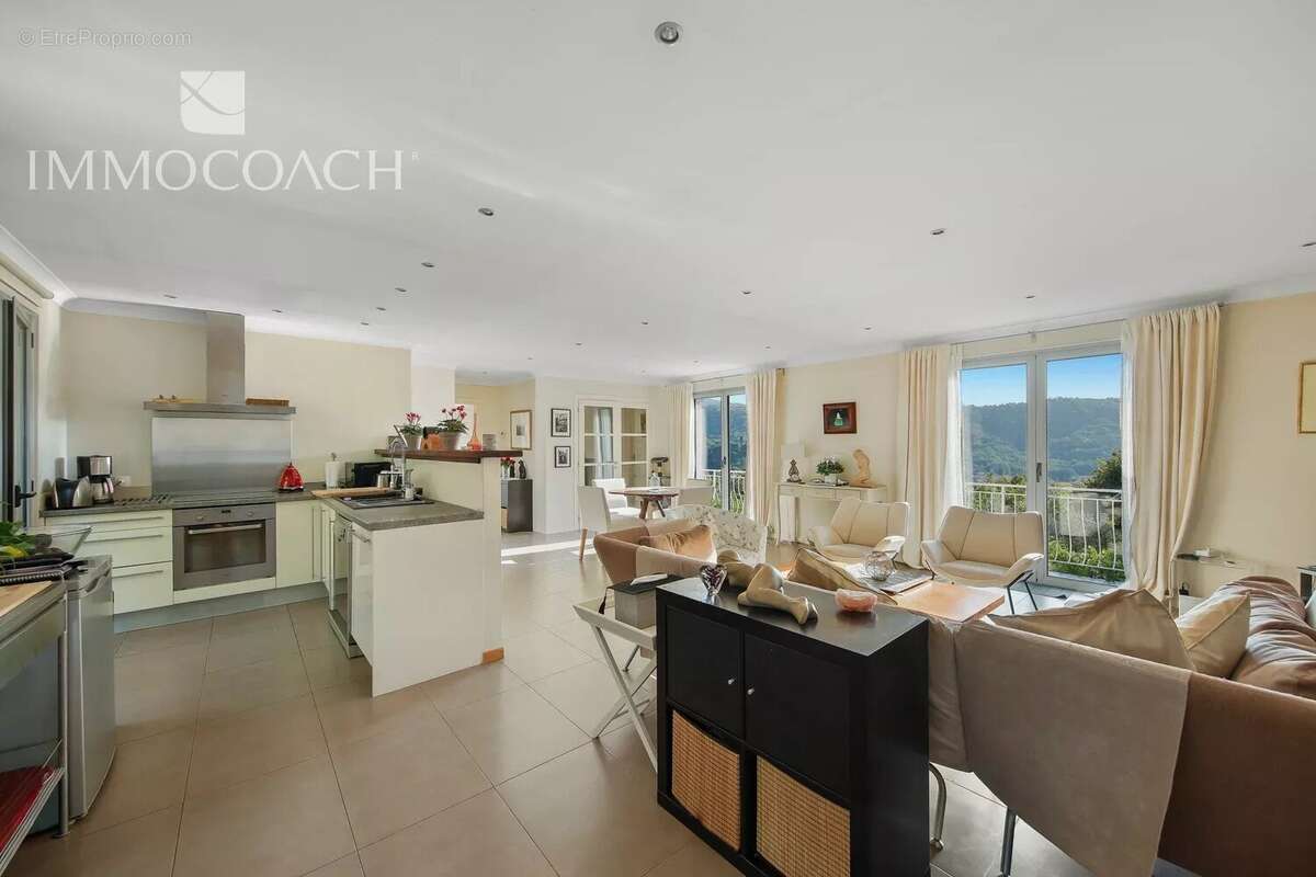 Maison à COLLOBRIERES