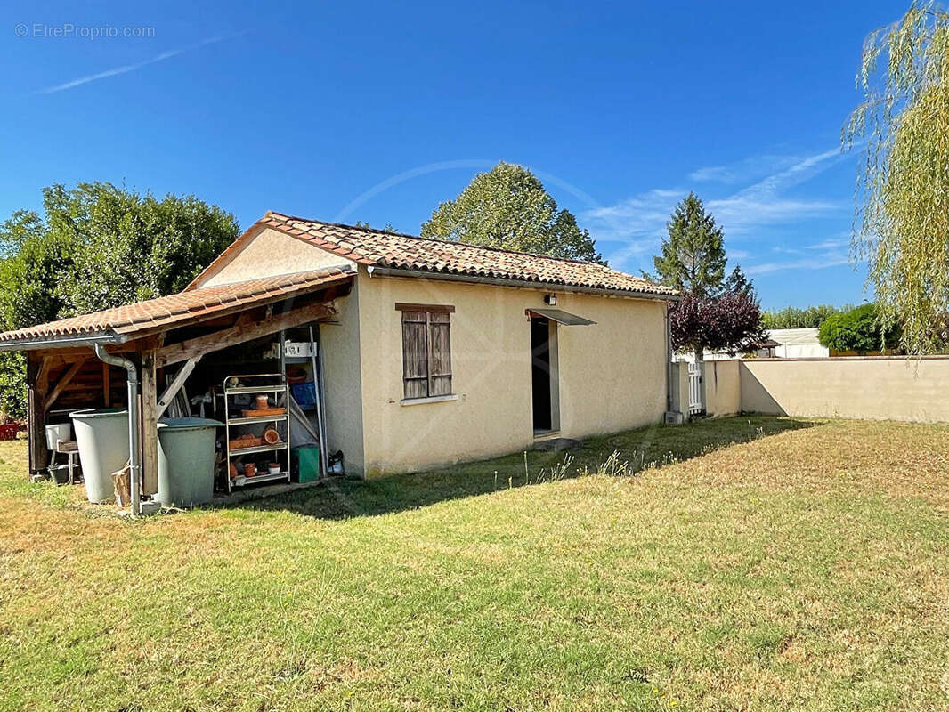 Maison à RAZAC-DE-SAUSSIGNAC