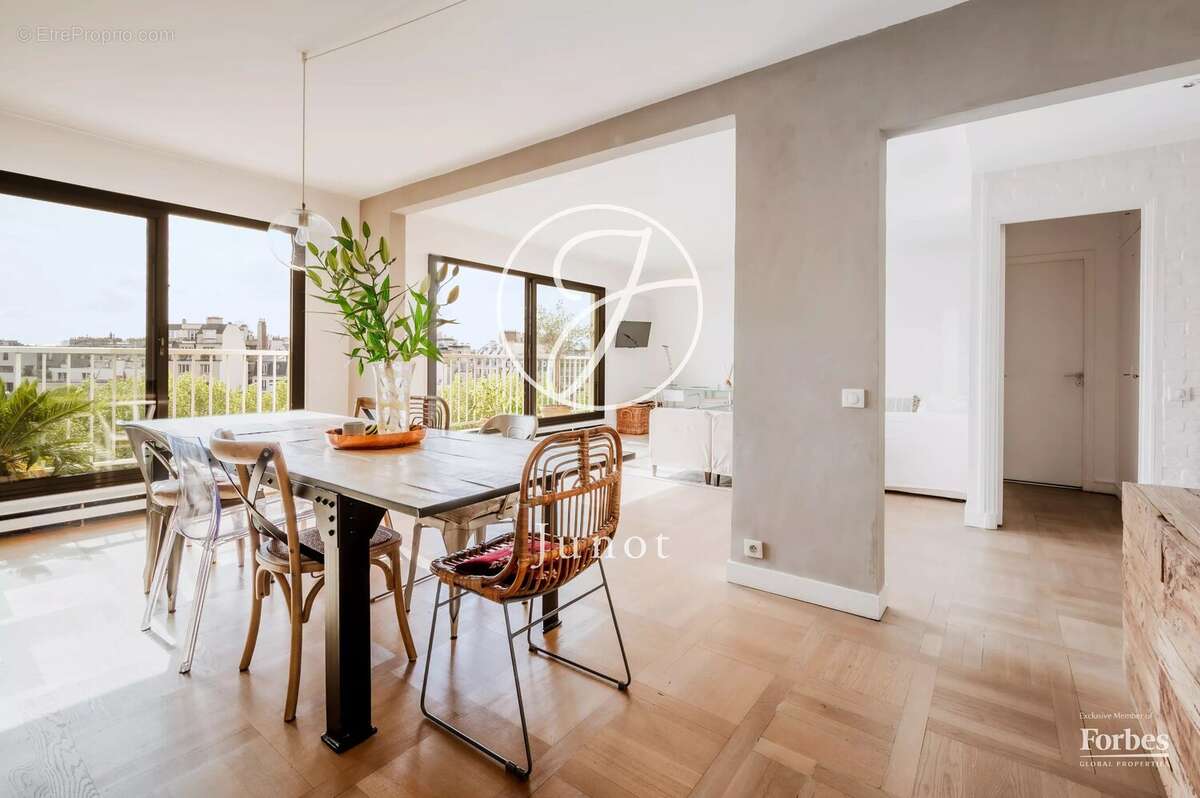 Paris 16e - AUTEUIL - Appartement - 5 pièces - 121,71m² Carrez - 3 chambres - balcon 6.25m² - photo 2