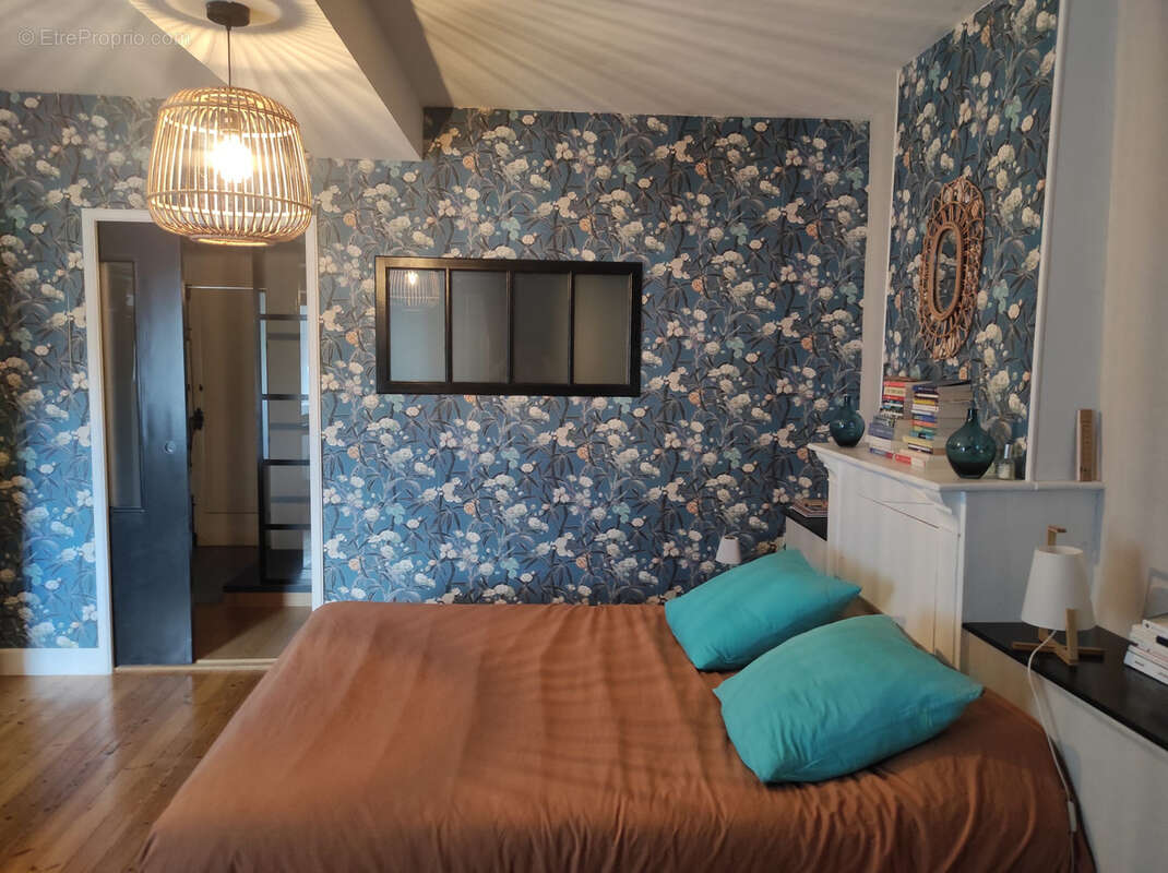 Maison à AMBRIERES-LES-VALLEES