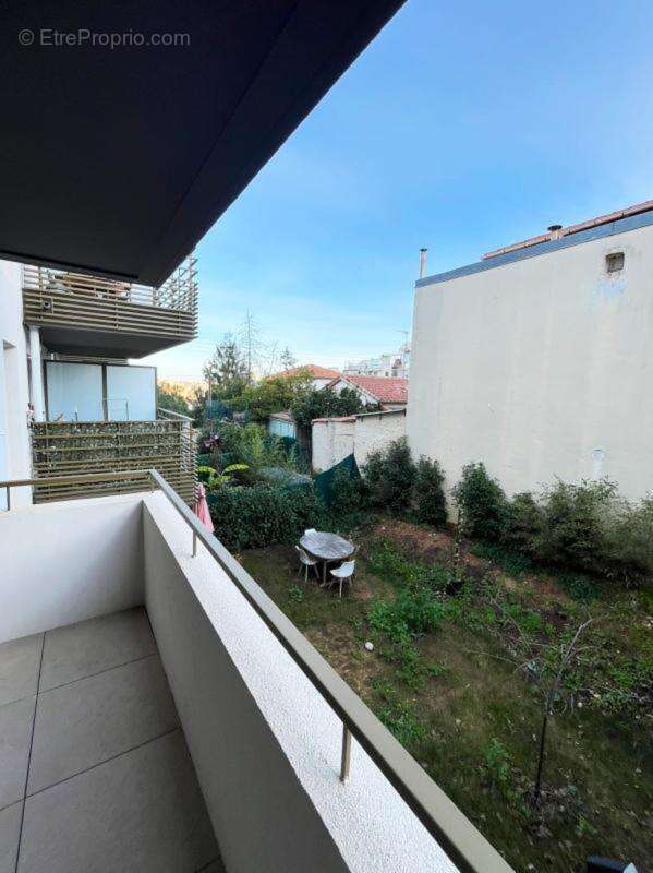 Appartement à SAINT-LAURENT-DU-VAR