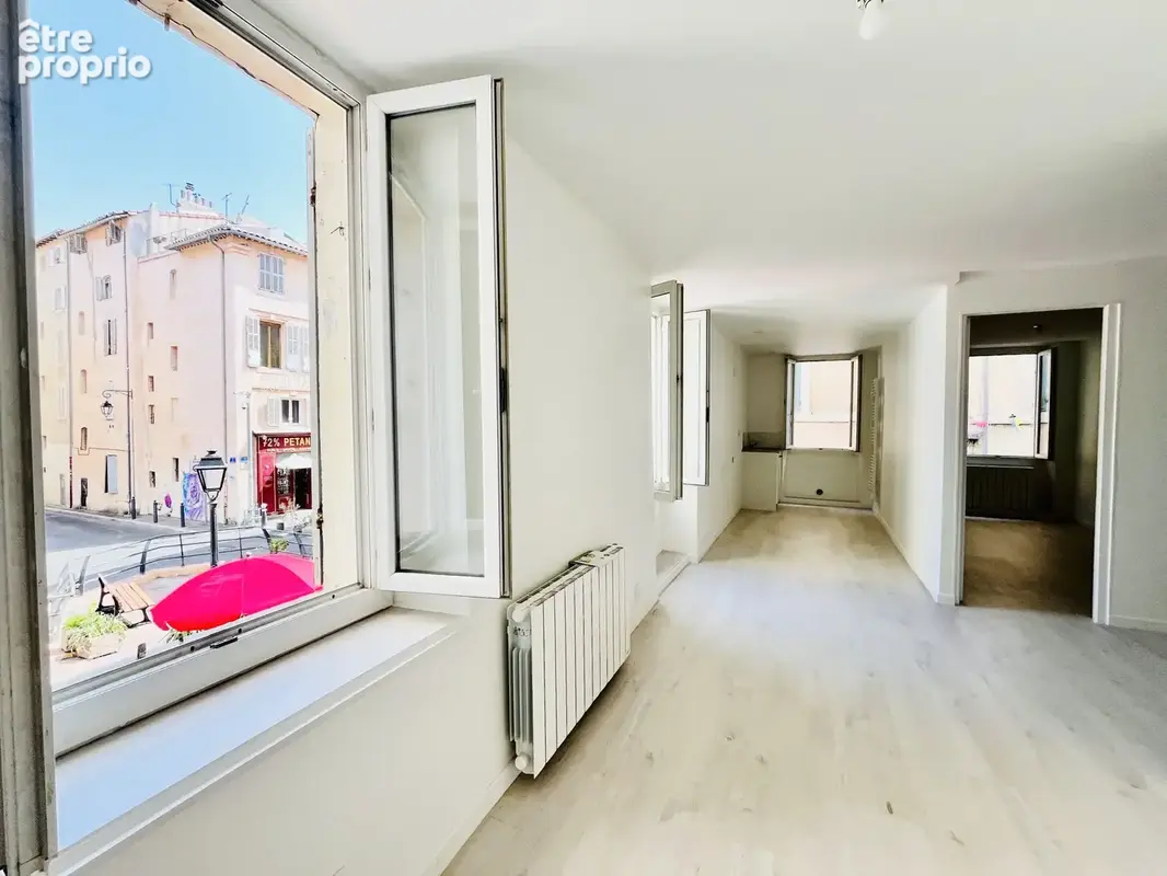 Appartement à MARSEILLE-2E