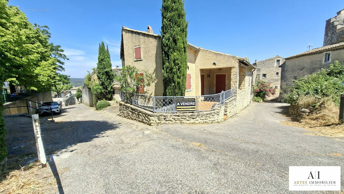 Maison à SAINT-RESTITUT