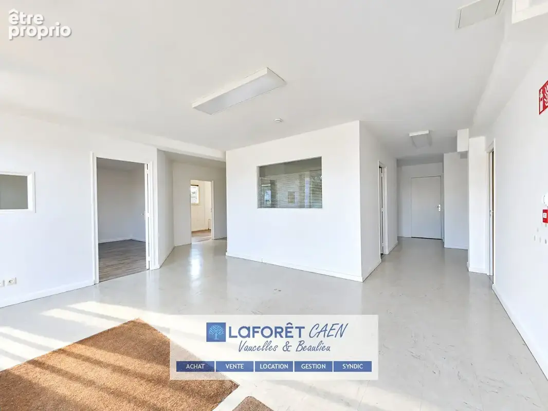 Ensemble immobilier bureaux + espace de stockage + appartement 3 pièces - photo 2