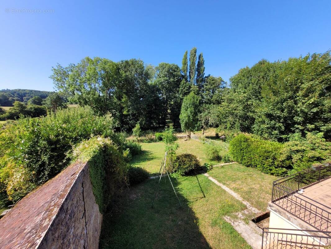 Maison 173 m² à Moutiers-Au-Perche  - photo 2