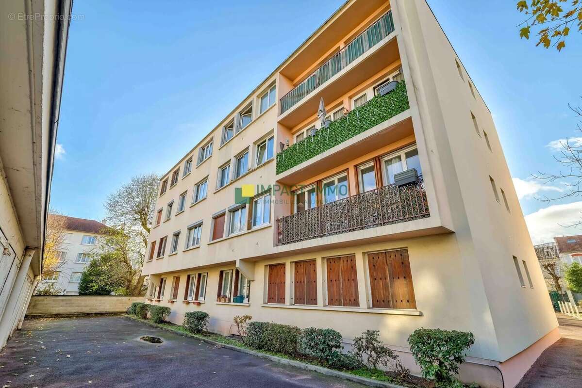 Appartement à COLOMBES