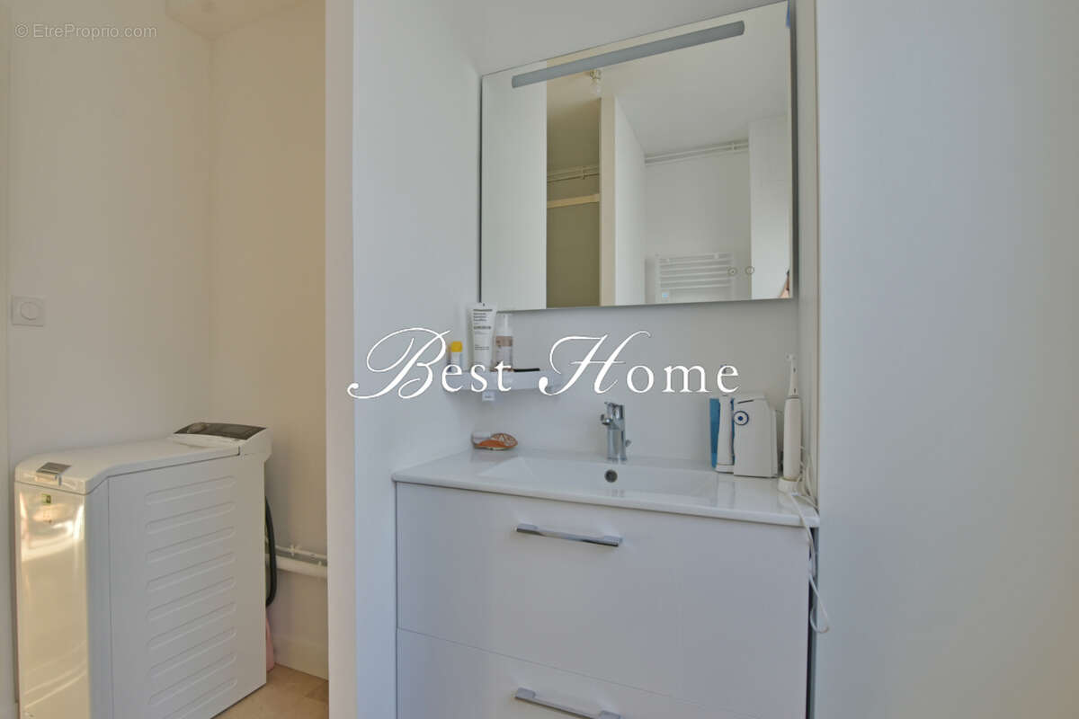 A vendre Appartement rénové de type 3 proche Maison Carrée avec ascenseur parking et cave - photo 12