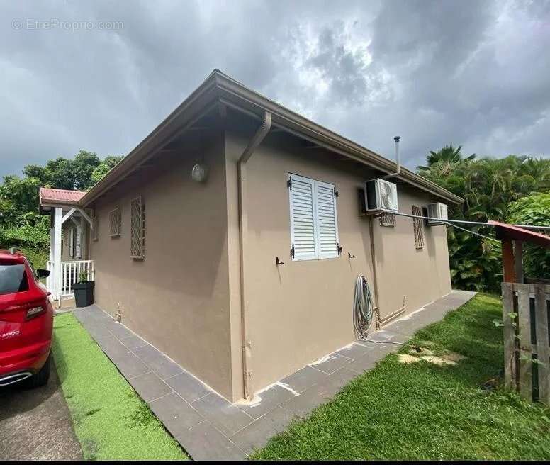 Maison à PETIT-BOURG