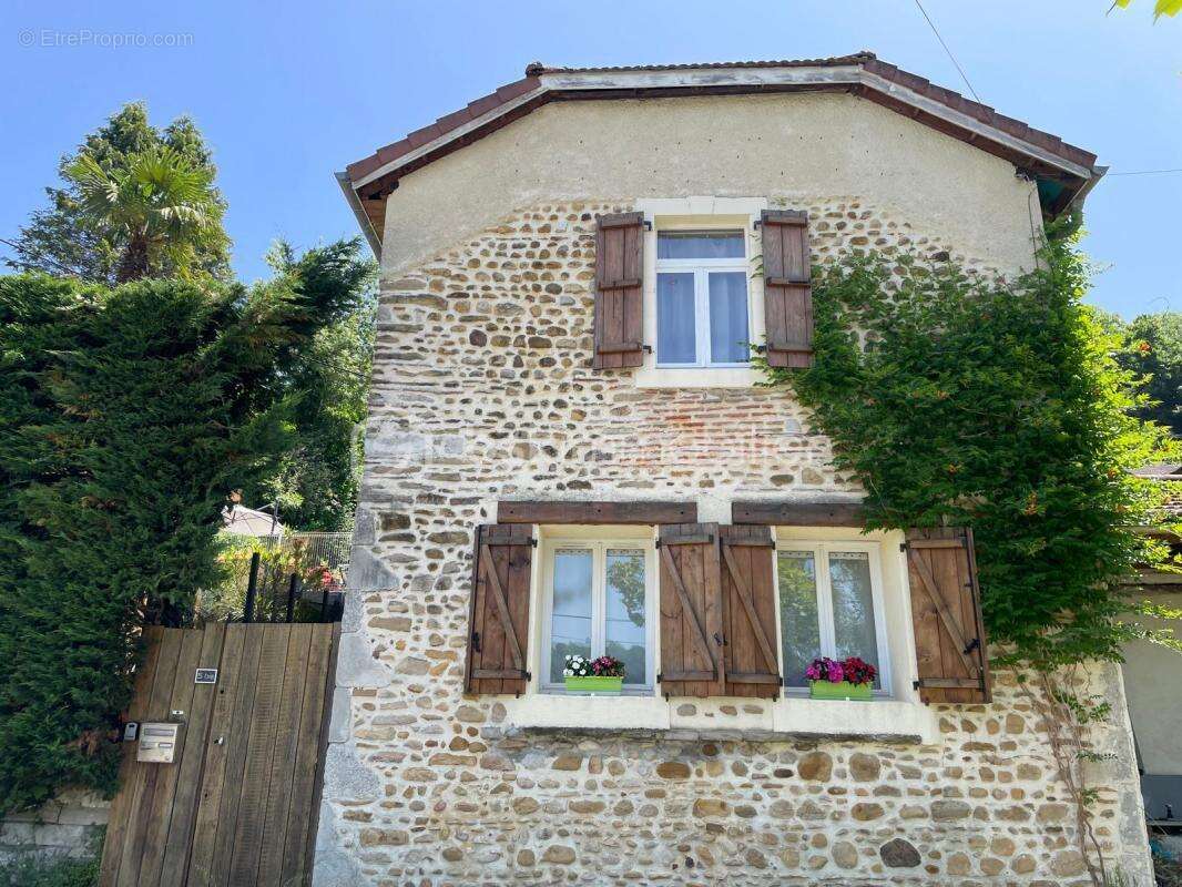Maison à MAZERES-LEZONS