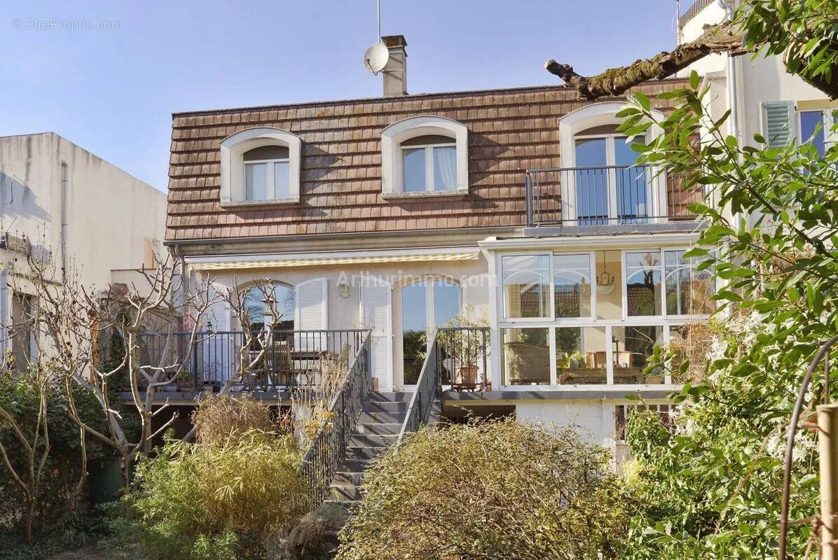 Maison à LE PERREUX-SUR-MARNE