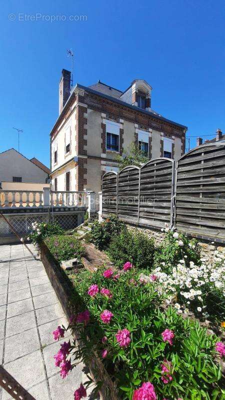 Joigny, centre - photo 3