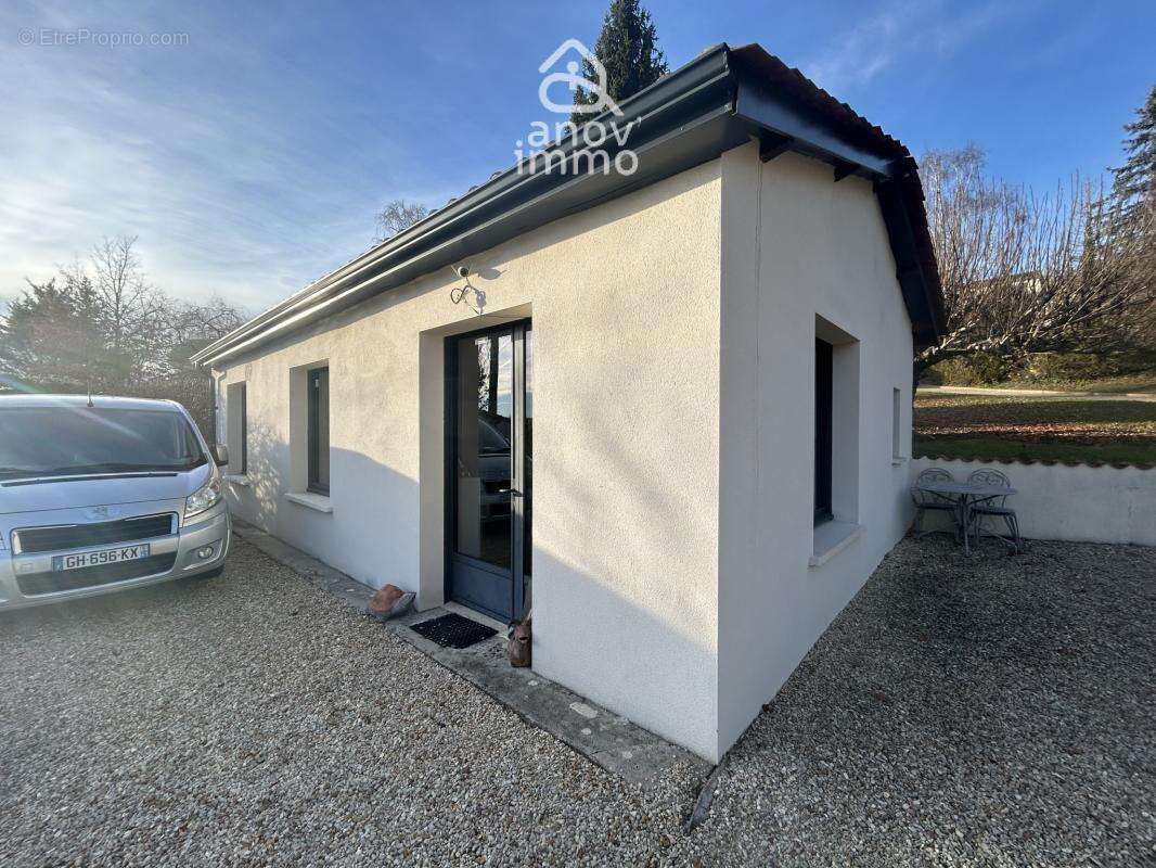 Mornac centre, maison sur sous sol avec appartement independ - photo 12