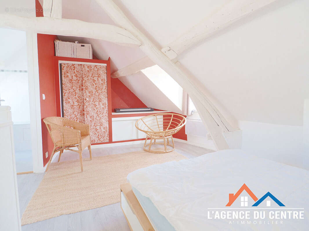 Maison à CHANTELOUP-LES-VIGNES