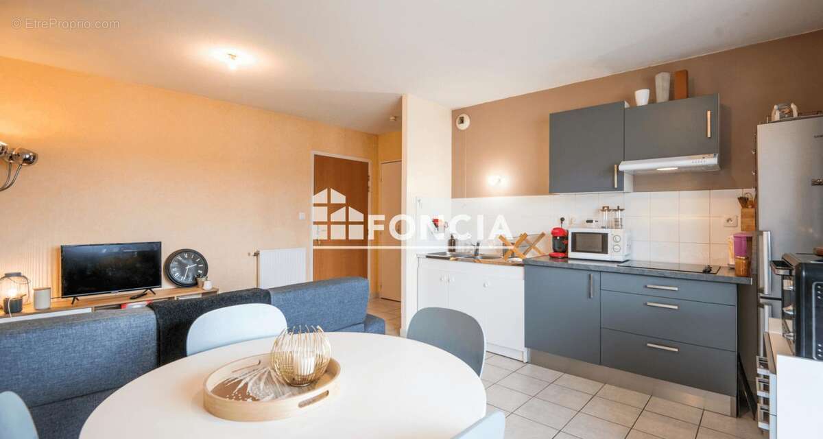 Appartement à ONET-LE-CHATEAU