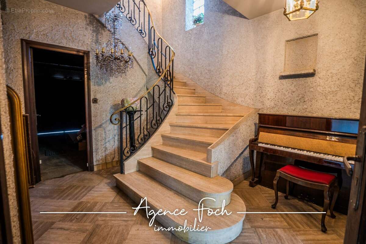 Maison 153 m² à Tarbes  - photo 7