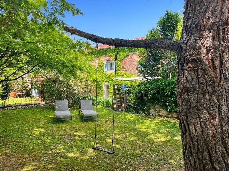 Maison à VALENCE-SUR-BAISE