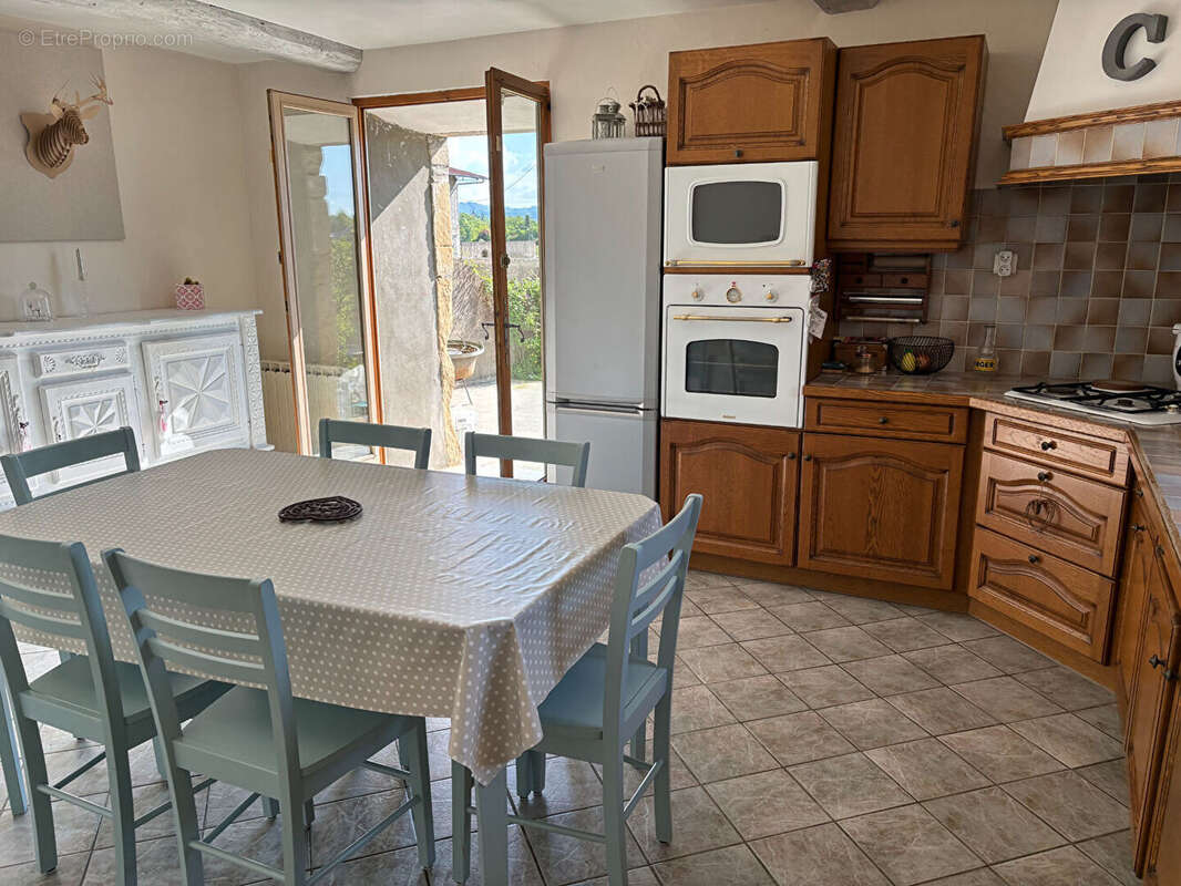 Maison à SAINT-GENIX-SUR-GUIERS