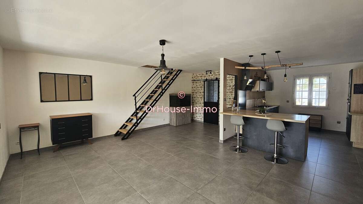 Maison 117 m² à Saint-Jean-Du-Bois  - photo 8