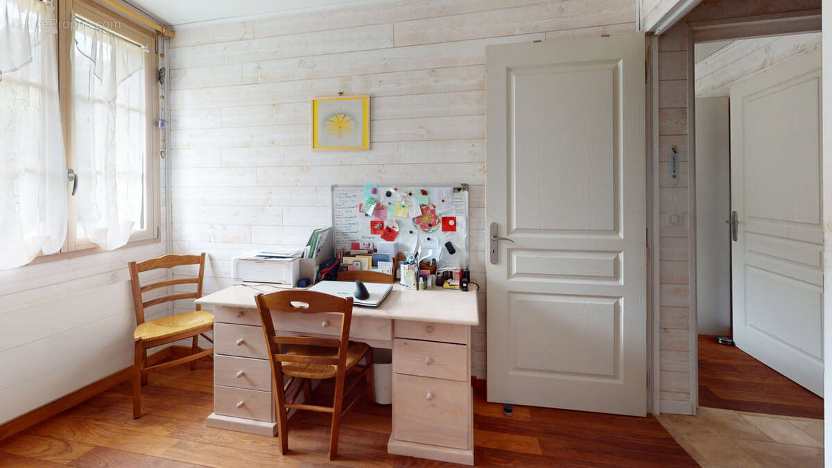 Maison à COURCAY