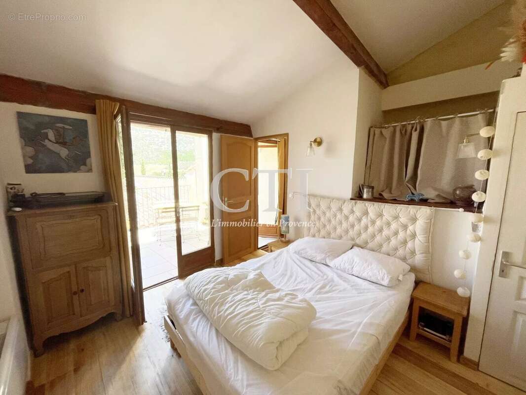 Appartement à MALAUCENE