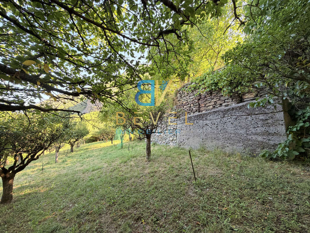 À vendre   exclusivité  (73) saint-julien-mont-denis   terrain de 1 446 m2 dont 760 m2 constructibles - photo 17