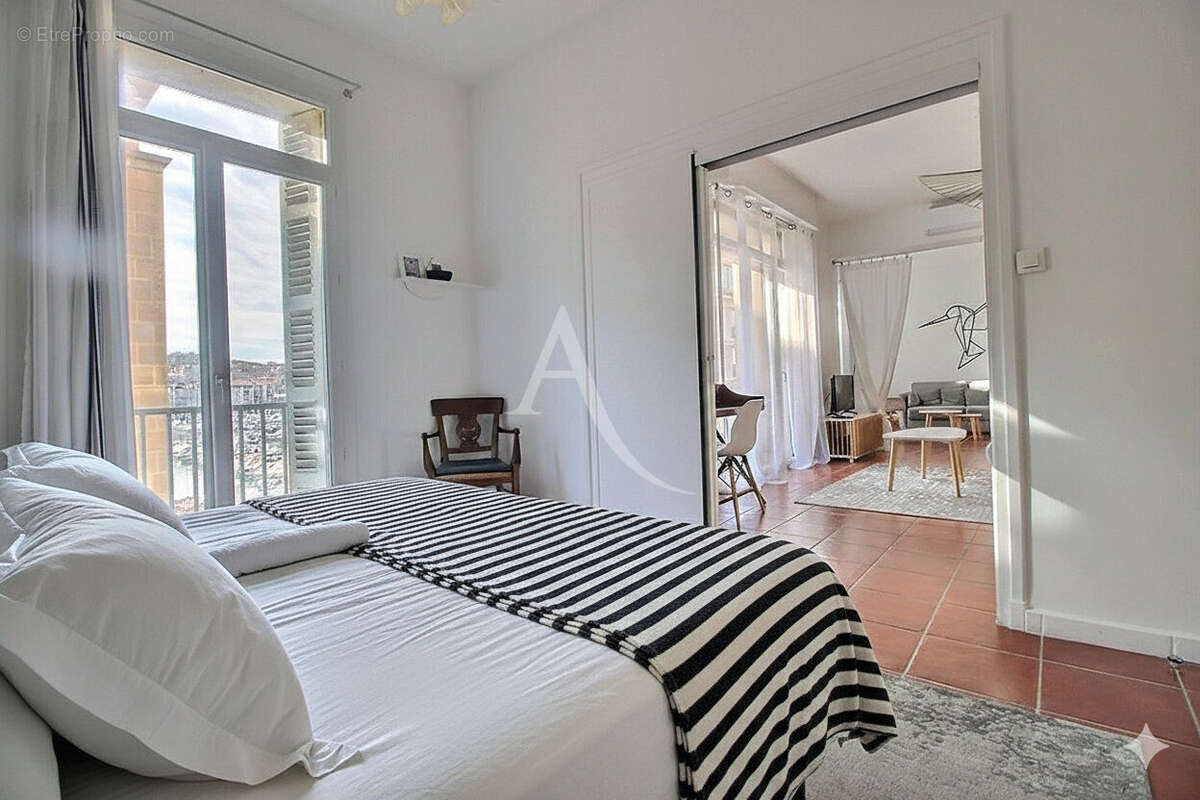 Appartement à MARSEILLE-2E