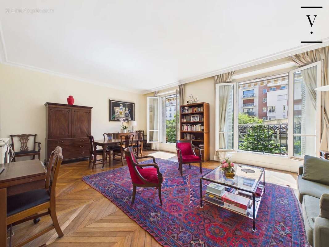 Appartement à PARIS-15E