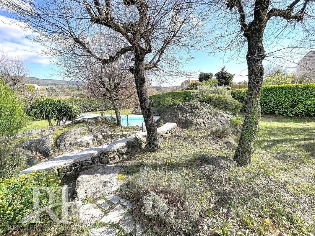 Maison à SAINT-CEZAIRE-SUR-SIAGNE