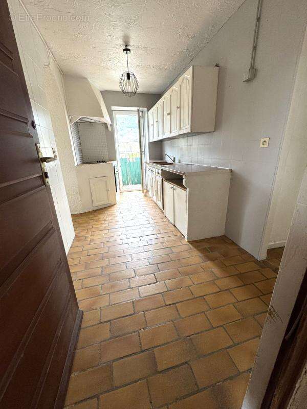 Appartement à CONTES