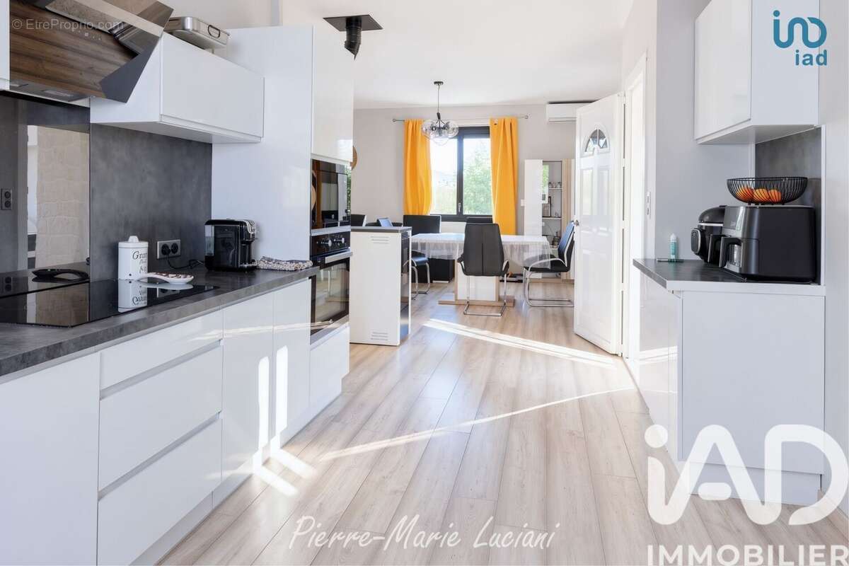 Photo 3 - Maison à LA MOTTE-D'AIGUES