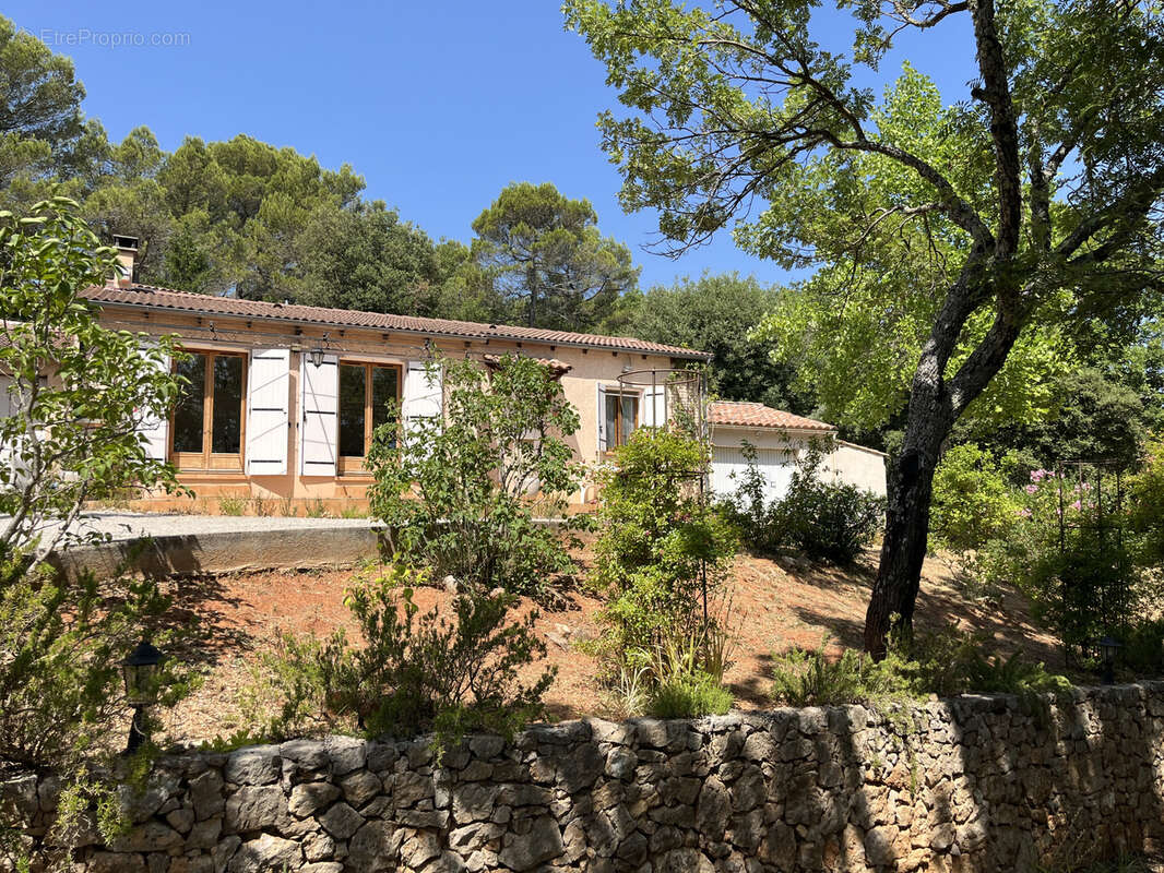 Maison à MONTMEYAN