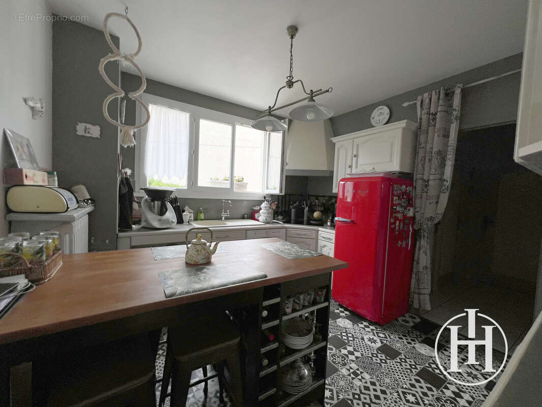 Maison familiale sur sous-sol   Quartier Asnières à Bourges - photo 9