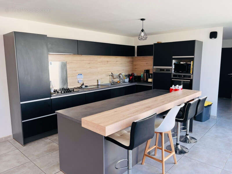 Maison à PEYRESTORTES